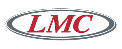 LMC logo met rode letters en ovale grijze omlijning.